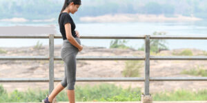 ibu hamil berjalan kaki