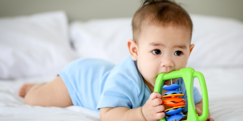 motorik bayi 3 bulan