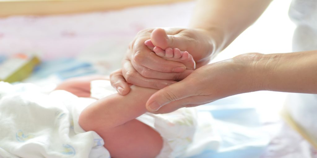 Manfaat minyak telon untuk bayi baru lahir