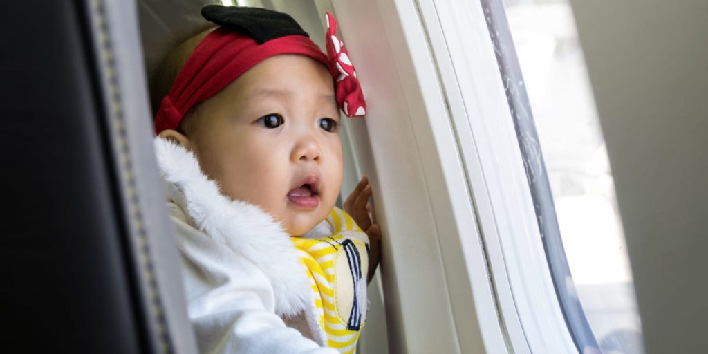 Umur berapa bayi boleh naik pesawat