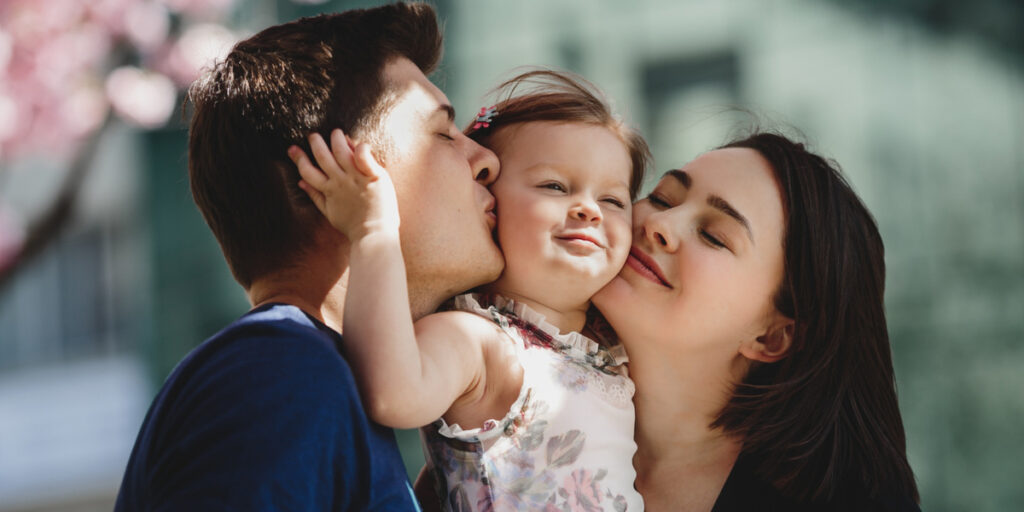 Ciri pola asuh permisif