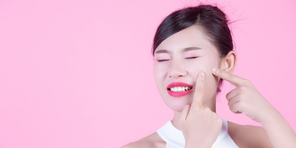 cara menghilangkan bekas jerawat hitam di pipi