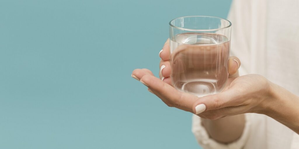 minum air hangat saat haid