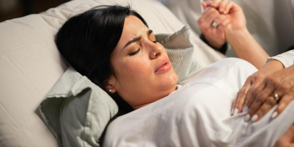 berapa lama melahirkan setelah keluar flek