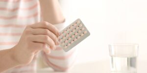 cara minum pil kb untuk memancing haid