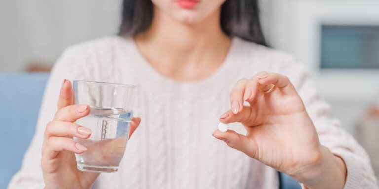 Obat Samcofenac: Apa saja Efek Samping dan Dosisnya? - Yoona