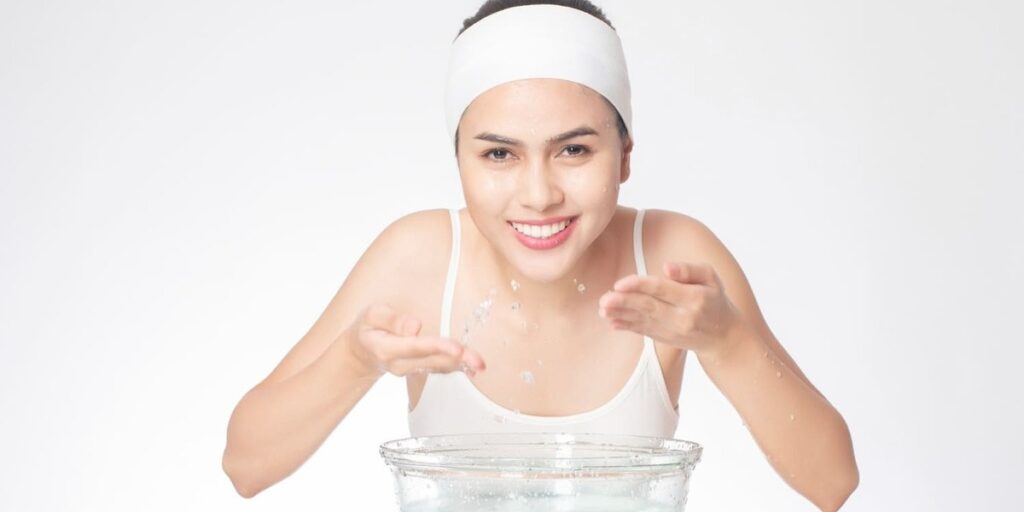 manfaat air garam untuk wajah