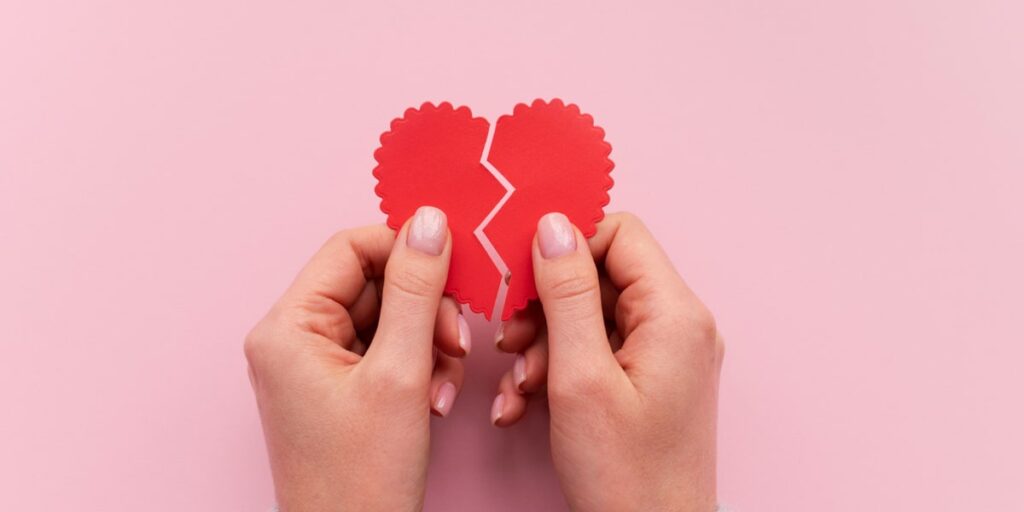 ghosting adalah kondisi saat seseorang tiba-tiba menghilang