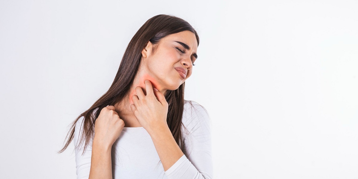 cara mengatasi dan penyebab leher gatal dan merah