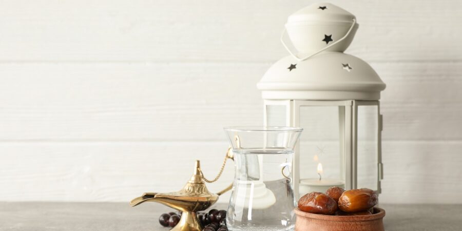 Ide Hiasan Meja Lebaran, Bikin Suasana Lebih Hangat dan Estetik - Yoona