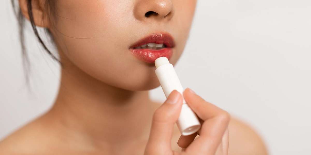 cara memerahkan bibir secara alami aman dan mudah