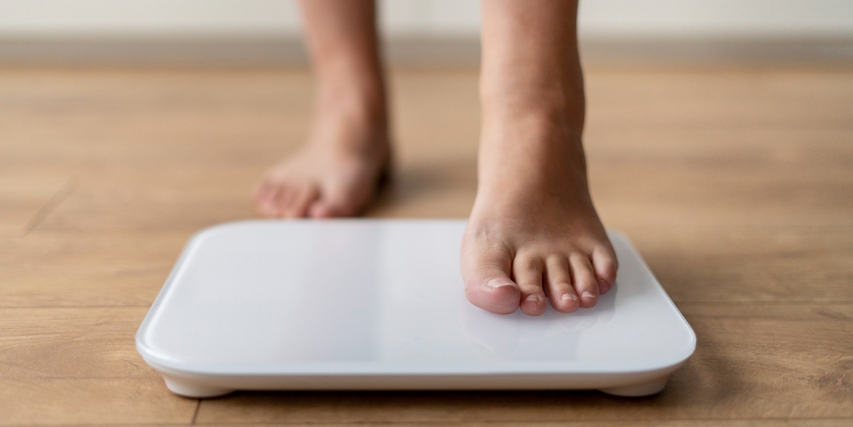 apakah makan malam bisa bikin gemuk ternyata mitos ini penyebab berat badan mudah naik