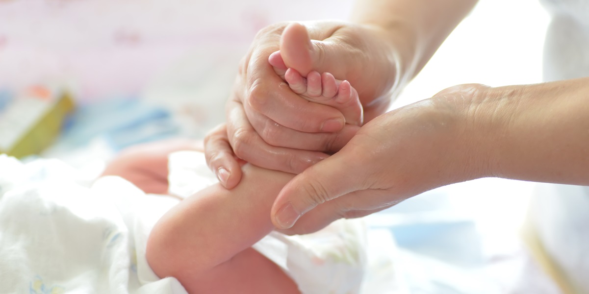 solusi cara mengatasi bayi susah bab dan sering kentut